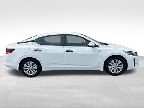 Used 2024 Nissan Sentra S FWD image 9