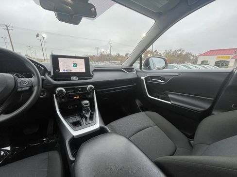 Used 2025 Toyota RAV4 XLE image 36