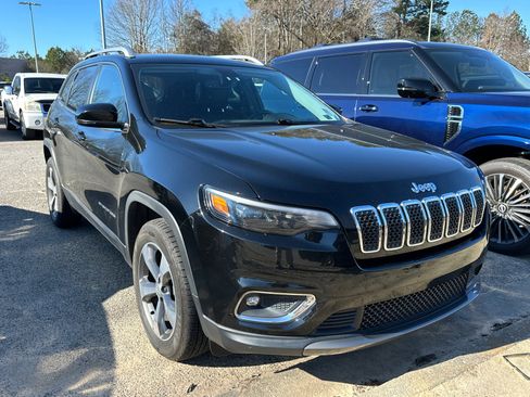 Used 2019 Jeep Cherokee Limited image 3