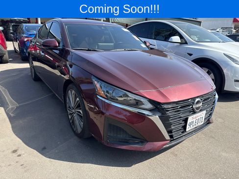 Used 2024 Nissan Altima 2.5 SL FWD image 1