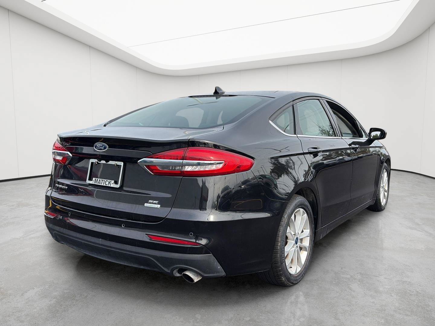 Used 2020 Ford Fusion SE FWD image 27