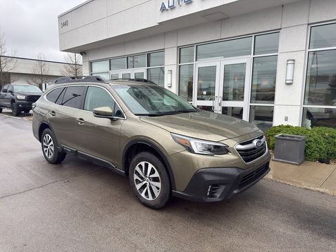 Used 2020 Subaru Outback Premium image 10