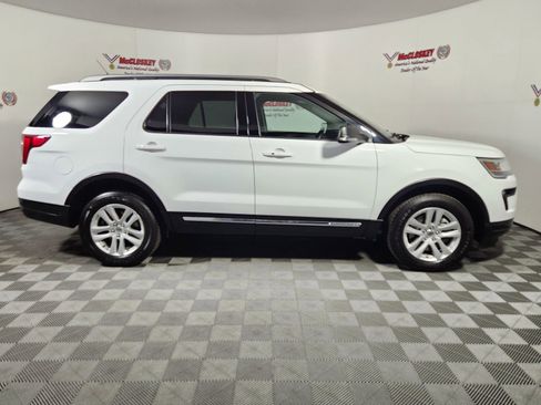 Used 2019 Ford Explorer XLT w/ Equipment Group 201A image 9