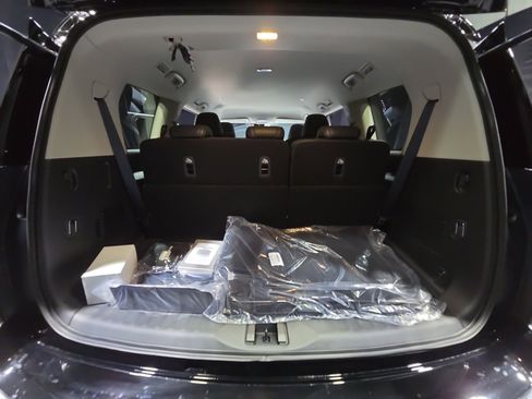 New 2025 Nissan Armada SV image 33