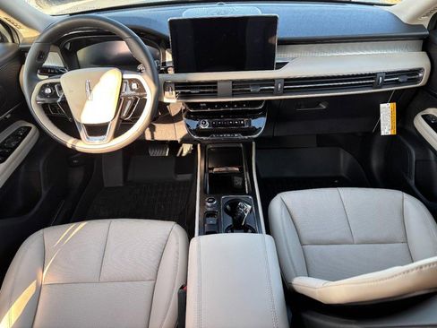 New 2026 Lincoln Corsair Premiere FWD image 11
