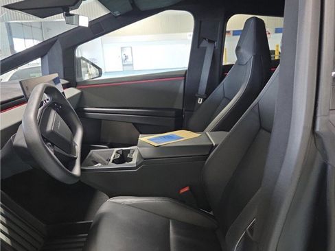 Used 2024 Tesla Cybertruck Cyberbeast AWD/4WD image 3