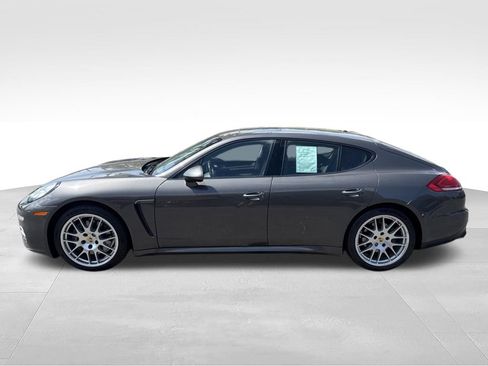 Used 2016 Porsche Panamera 4 AWD/4WD image 4