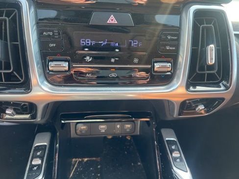 Used 2023 Kia Sorento SX Prestige image 14