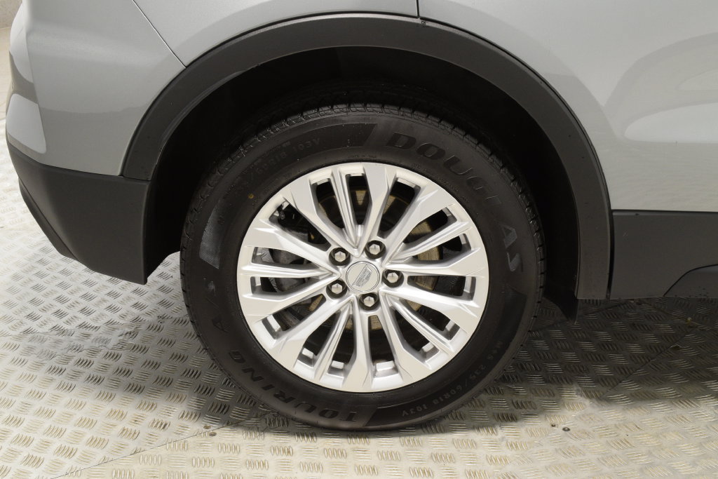 Used 2024 Cadillac XT4 Luxury w/ Cold Weather Package AWD/4WD image 38
