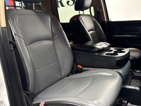 Used 2019 RAM 5500 4x4 Crew Cab image 23