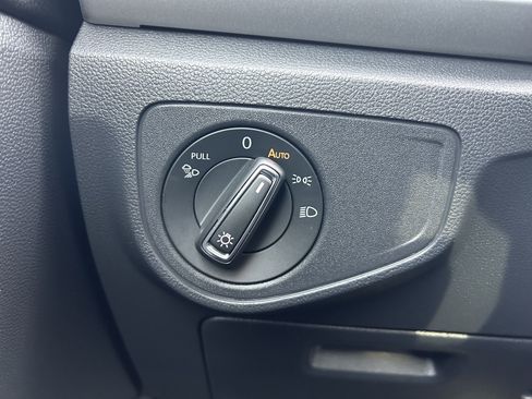 Used 2021 Volkswagen Atlas Cross Sport SEL R-Line image 19