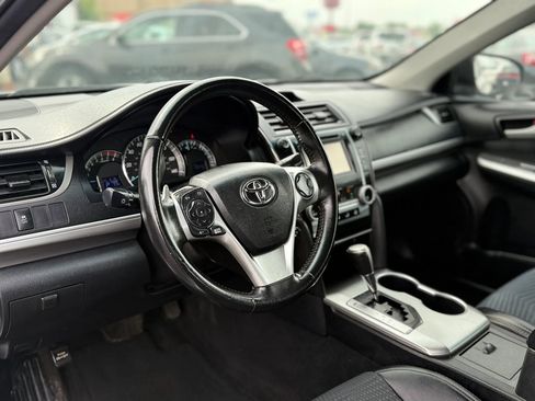 Used 2014 Toyota Camry SE image 14