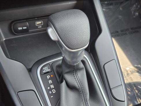 Certified 2025 Kia Soul LX w/ LX Technology Package FWD image 28