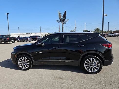 Used 2022 Chevrolet Blazer Premier image 2