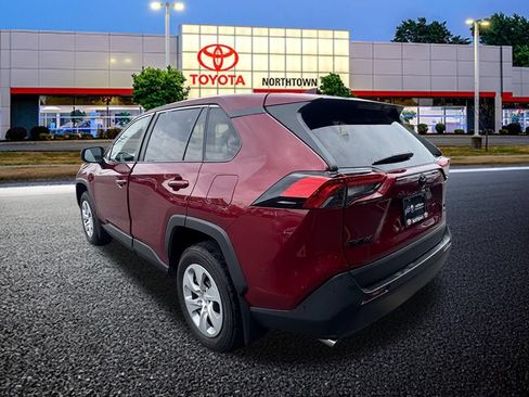 Used 2025 Toyota RAV4 LE AWD/4WD image 7