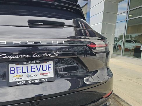 Used 2021 Porsche Cayenne Turbo S AWD/4WD image 16