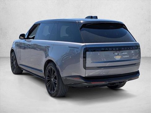 Used 2025 Land Rover Range Rover Long Wheelbase SE image 6