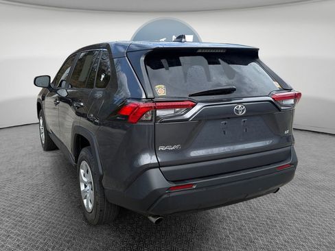 Used 2022 Toyota RAV4 LE image 6