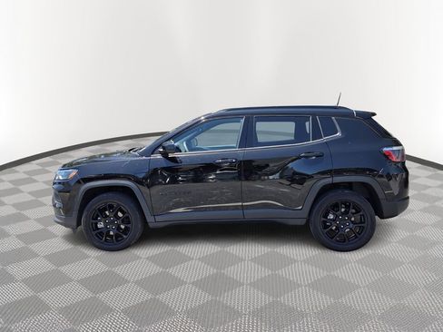 Used 2022 Jeep Compass Latitude AWD/4WD image 3