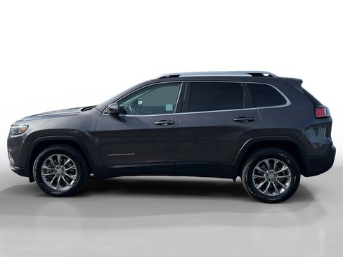 Used 2019 Jeep Cherokee Latitude Plus w/ Comfort/Convenience Group image 2