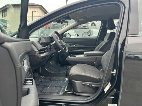 Used 2024 Nissan Ariya FWD image 11