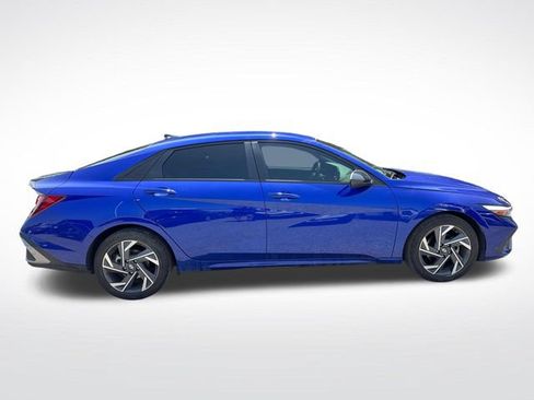 Used 2025 Hyundai Elantra Sport FWD image 7