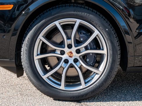 New 2026 Porsche Cayenne AWD/4WD image 17