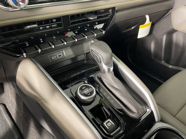 New 2026 Chevrolet Colorado ZR2 w/ Technology Package AWD/4WD image 6