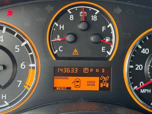 Used 2015 Nissan Armada Platinum AWD/4WD image 5