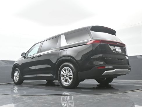 Used 2023 Kia Carnival LX FWD image 38