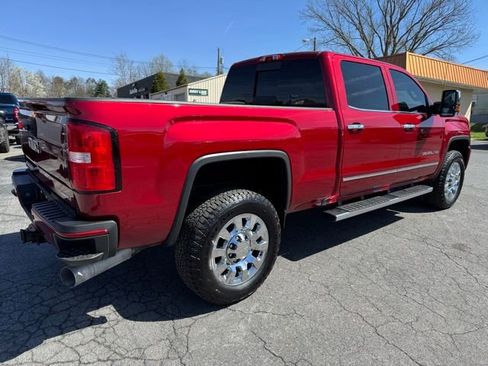 Used 2019 GMC Sierra 2500 Denali w/ Duramax Plus Package AWD/4WD image 2