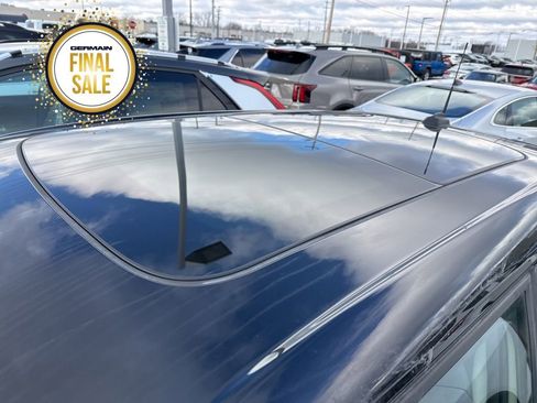 Used 2022 MINI Cooper 4-Door Hardtop image 6