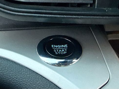 Certified 2023 Ford Explorer XLT w/ Class IV Trailer Tow Package image 9