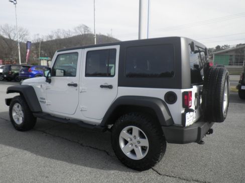 Used 2017 Jeep Wrangler Unlimited Sport w/ Quick Order Package 23S image 4