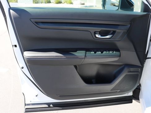 Used 2025 Honda CR-V Sport image 10