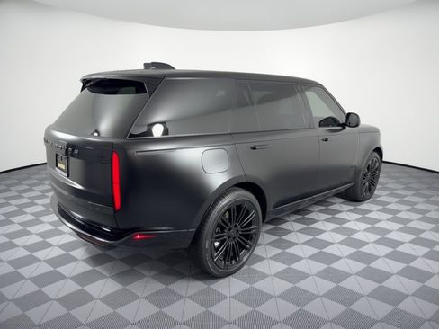 Used 2026 Land Rover Range Rover Long Wheelbase SE AWD/4WD image 9