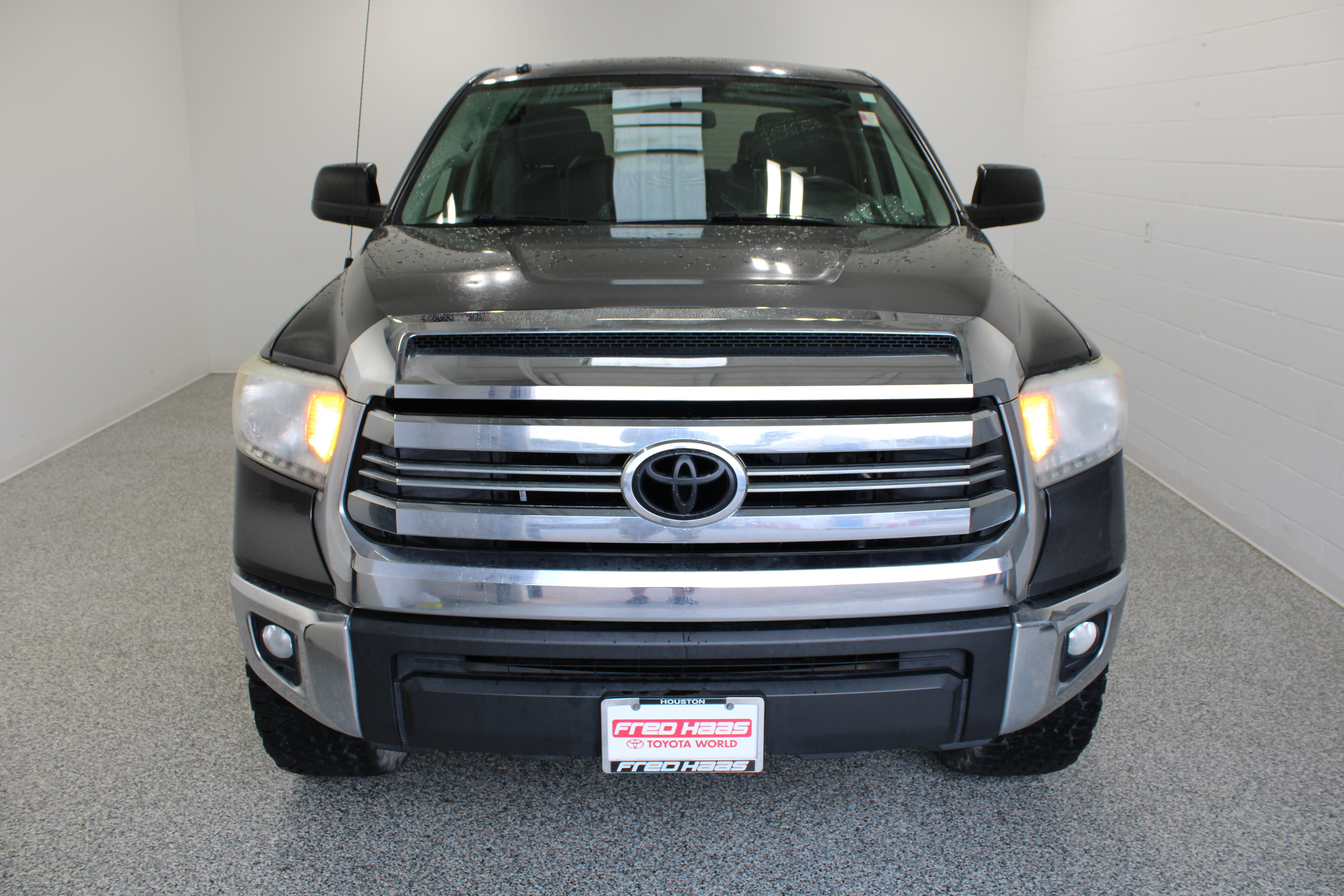 Used 2017 Toyota Tundra SR5 RWD image 3