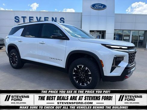 Used 2025 Chevrolet Traverse Z71 w/ Enhanced Driving Package AWD/4WD image 1