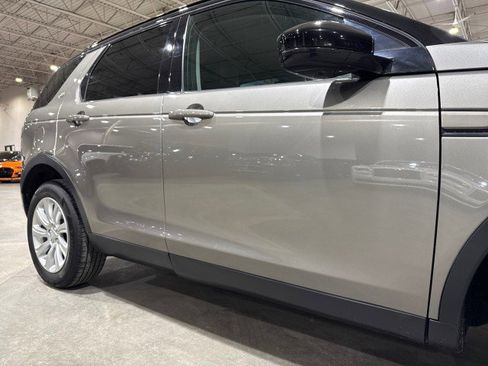 Used 2017 Land Rover Discovery Sport SE image 24
