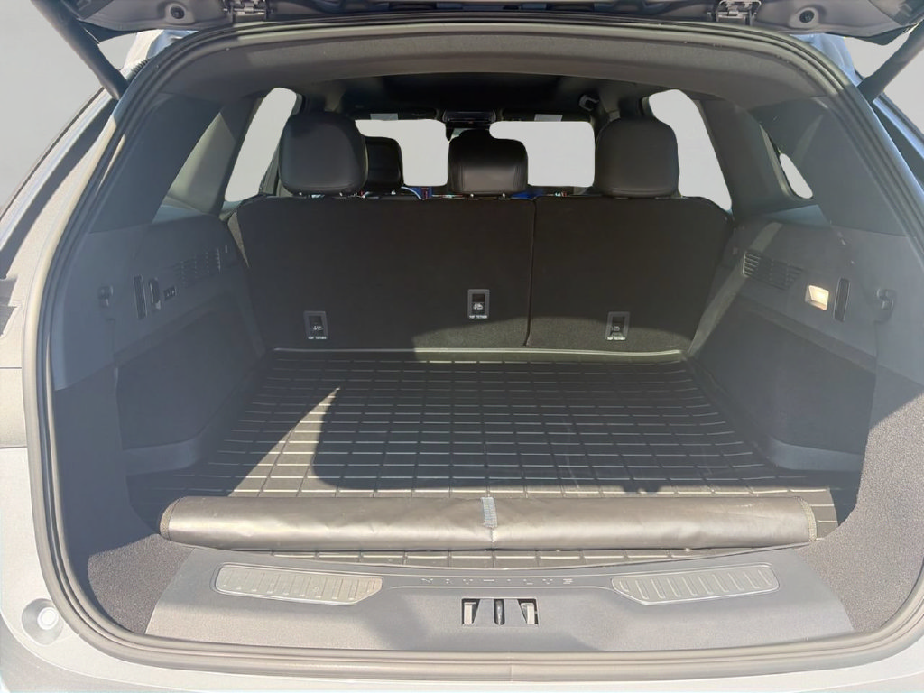 Used 2025 Lincoln Nautilus Reserve w/ Jet Appearance Package AWD/4WD image 7