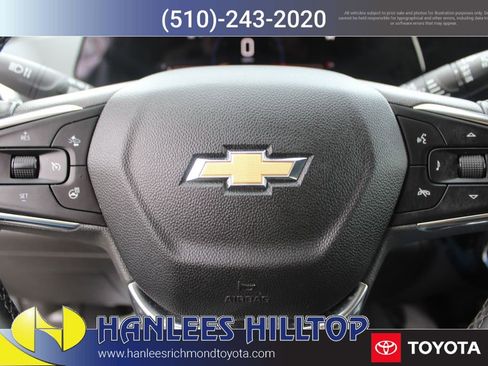 Used 2025 Chevrolet Trax LT w/ LT Convenience Package image 28
