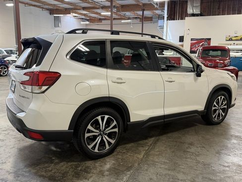 Used 2023 Subaru Forester Limited AWD/4WD image 7