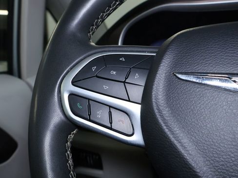 Used 2023 Chrysler Voyager LX FWD image 21