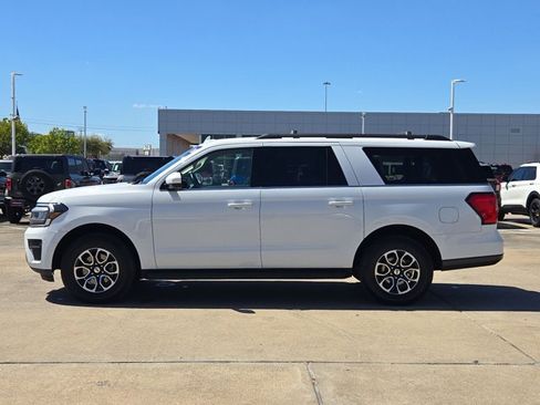 Used 2024 Ford Expedition Max XLT image 8
