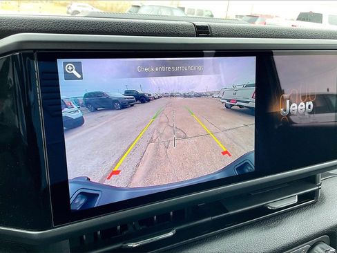 Used 2024 Jeep Gladiator Sport image 13