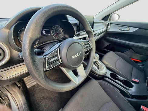 Used 2023 Kia Forte LXS w/ LXS Technology Package FWD image 11