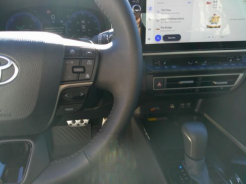 Used 2025 Toyota Camry XSE image 21