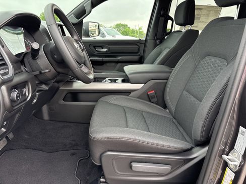 New 2026 RAM 1500 Express AWD/4WD image 12