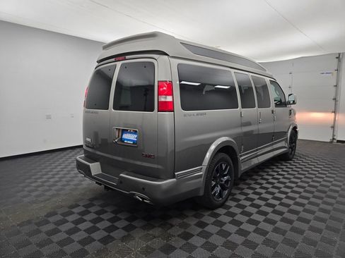 Used 2023 GMC Savana 2500 image 3