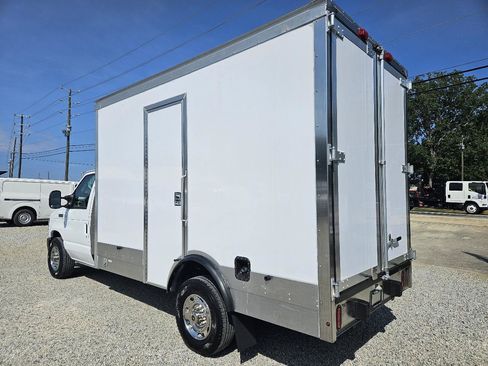 Used 2024 Ford E-350 and Econoline 350 Super Duty w/ Power Windows & Locks Group RWD image 3